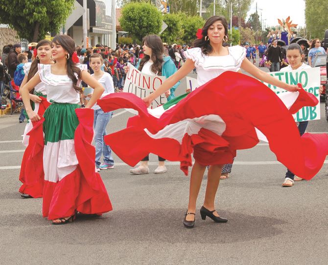 5-5_Cinco_de_Mayo_parade_t670